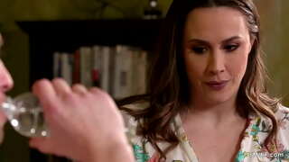 Stepmommy е вчудоневидена од нејзините epson е мускули