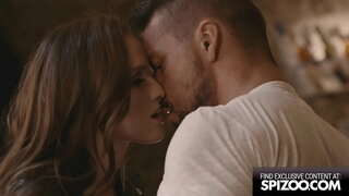 Үйлесімді красотка Обожает Ойнауға Бейтаныс адамдармен сөйлесуге