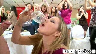 Dancingcock Suur Kukk Pidu