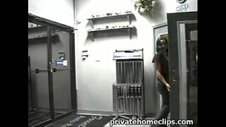 Roztomilý busty babe dáva šéf NAJLEPŠIE fajčenie pri práci