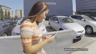 Raccolta e scopata piccante Latina cutie